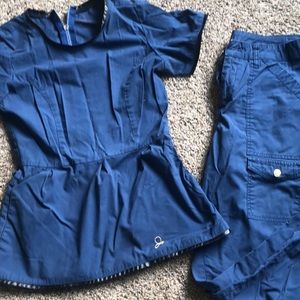 Jaanuu scrub set